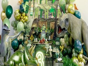 Kit d’anniversaire enfant thème dinosaures avec décoration complète, vaisselle et accessoires